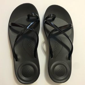 Fitflop size 6 black